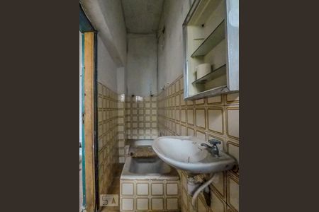 Casa à venda com 100m², 3 quartos e sem vagaEdicula - Banheiro