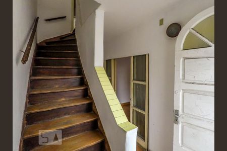 Escada  de casa à venda com 3 quartos, 100m² em Ipiranga, São Paulo