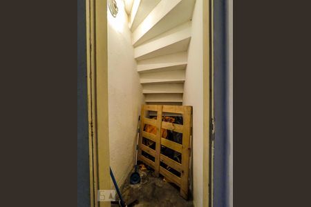 Embaixo da escada de casa à venda com 3 quartos, 100m² em Ipiranga, São Paulo