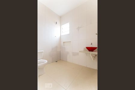 Banheiro de kitnet/studio para alugar com 1 quarto, 30m² em Vila Antonieta, São Paulo