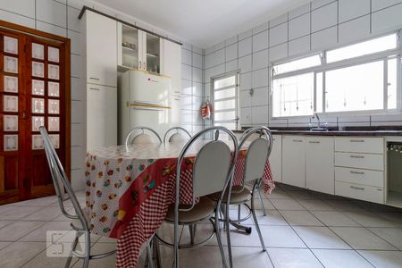 Casa à venda com 110m², 2 quartos e 2 vagas Casa à venda com 110m², 2 quartos e 2 vagasCozinha