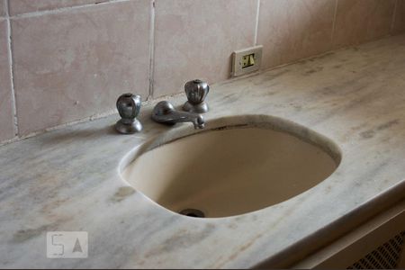 Banheiro de apartamento à venda com 2 quartos, 130m² em Santa Cecília, São Paulo