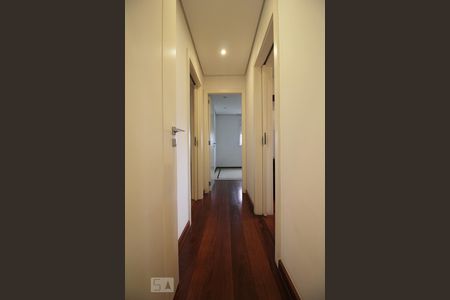 Corredor de apartamento à venda com 3 quartos, 115m² em Vila Andrade, São Paulo