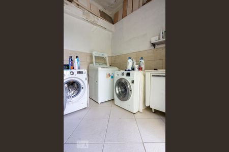 Casa à venda com 528m², 3 quartos e 8 vagasÁrea de Serviço