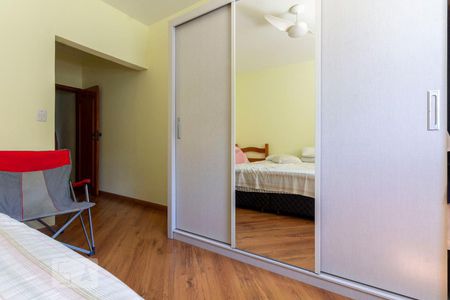 Casa à venda com 528m², 3 quartos e 8 vagasQuarto 3 - Suite