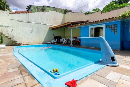 Casa à venda com 528m², 3 quartos e 8 vagasPiscina