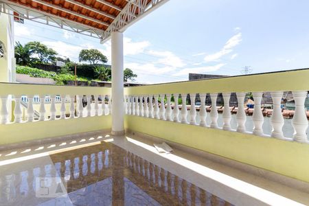 Casa à venda com 528m², 3 quartos e 8 vagasVaranda Quarto 1 - Suite