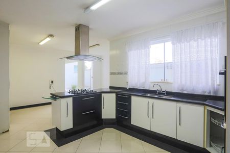 Casa à venda com 320m², 3 quartos e 2 vagasCozinha - Armários