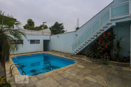 Casa à venda com 320m², 3 quartos e 2 vagasÁrea comum - Piscina