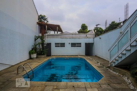Casa à venda com 320m², 3 quartos e 2 vagasÁrea comum - Piscina