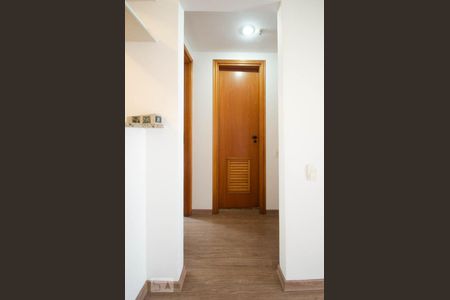 Corredor de acesso aos dormitórios de apartamento à venda com 2 quartos, 70m² em Lagoa, Rio de Janeiro