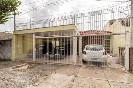 Casa para alugar com 180m², 3 quartos e 4 vagasFacha
