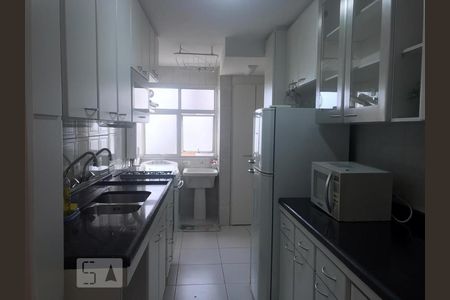 Apartamento à venda com 70m², 2 quartos e 2 vagasCozinha