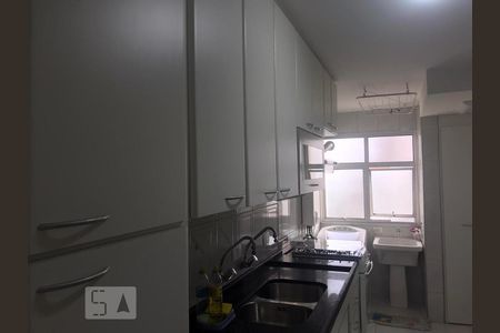 Apartamento à venda com 70m², 2 quartos e 2 vagasCozinha
