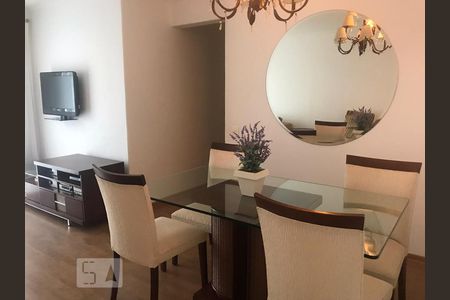 Apartamento à venda com 70m², 2 quartos e 2 vagasSala