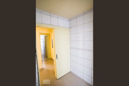 Cozinha de apartamento à venda com 1 quarto, 54m² em Santa Cecília, Porto Alegre