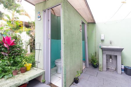 Casa à venda com 271m², 3 quartos e 3 vagasBanheiros Quintal