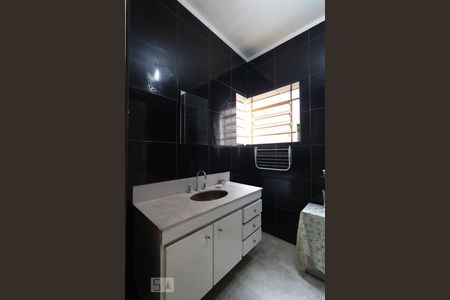 Casa à venda com 271m², 3 quartos e 3 vagasBanheiro