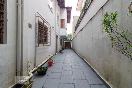 Casa à venda com 271m², 3 quartos e 3 vagasCorredor Lateral