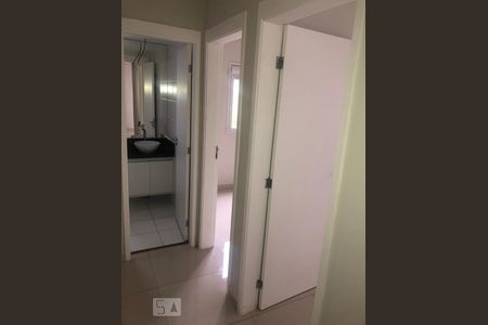 Apartamento para alugar com 47m², 2 quartos e 1 vaga Apartamento para alugar com 47m², 2 quartos e 1 vagaBanheiro Corredor