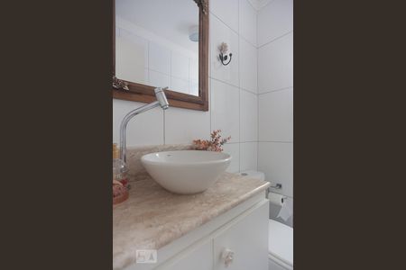 Banheiro de apartamento para alugar com 2 quartos, 50m² em Vila Marieta, Campinas