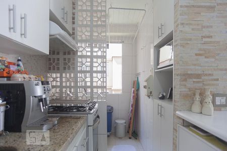Cozinha de apartamento à venda com 2 quartos, 50m² em Vila Marieta, Campinas
