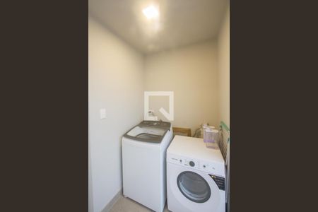 Casa à venda com 150m², 2 quartos e 2 vagas Casa à venda com 150m², 2 quartos e 2 vagasÁrea de Serviço