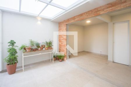 Casa à venda com 150m², 2 quartos e 2 vagas Casa à venda com 150m², 2 quartos e 2 vagasQuintal