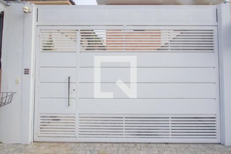 Casa à venda com 150m², 2 quartos e 2 vagas Casa à venda com 150m², 2 quartos e 2 vagasFachada