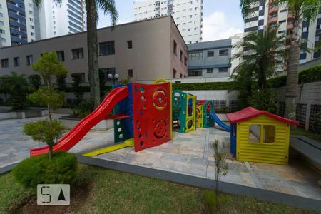 Apartamento à venda com 240m², 3 quartos e 3 vagasPlayground