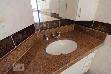 Apartamento à venda com 240m², 3 quartos e 3 vagasBanheiro Suíte