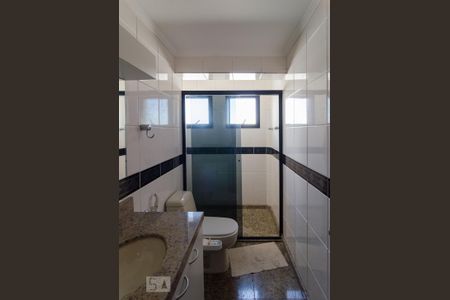 Apartamento à venda com 240m², 3 quartos e 3 vagasBanheiro