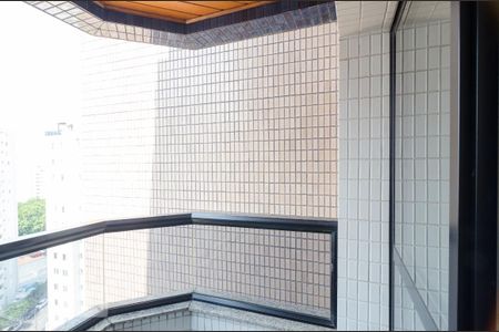 Sacada de apartamento à venda com 3 quartos, 240m² em Parque Imperial, São Paulo