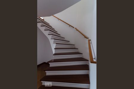 Apartamento à venda com 240m², 3 quartos e 3 vagasEscadas