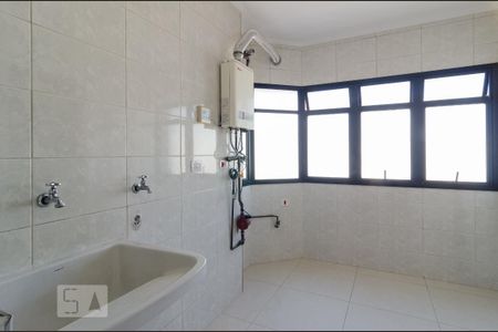 Apartamento à venda com 240m², 3 quartos e 3 vagasLavanderia