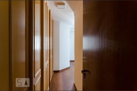 Suíte de apartamento à venda com 3 quartos, 240m² em Parque Imperial, São Paulo