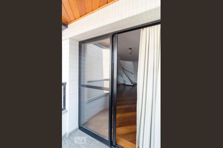 Sacada de apartamento à venda com 3 quartos, 240m² em Parque Imperial, São Paulo