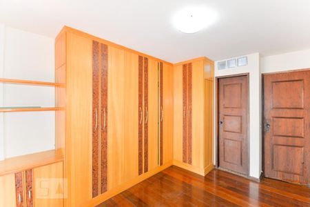 Apartamento à venda com 119m², 3 quartos e 2 vagasSuíte