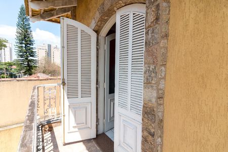 Casa à venda com 750m², 4 quartos e 8 vagasVaranda quarto 3 suíte