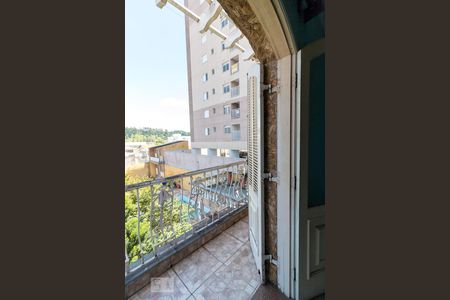 Casa à venda com 750m², 4 quartos e 8 vagasVaranda quarto 1