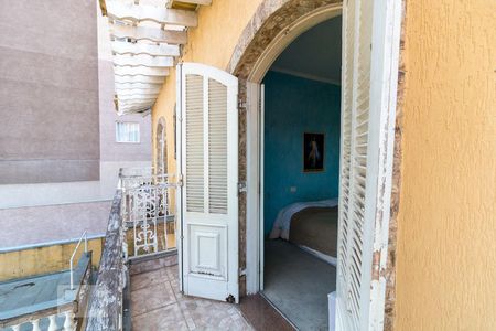 Casa à venda com 750m², 4 quartos e 8 vagasVaranda quarto 1