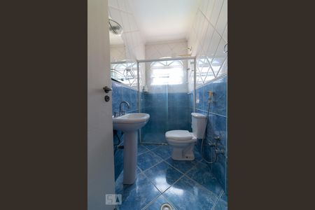 Casa à venda com 750m², 4 quartos e 8 vagasBanheiro social