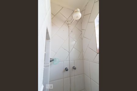 Casa à venda com 750m², 4 quartos e 8 vagasBanheiro quarto 3 suíte - chuveiro