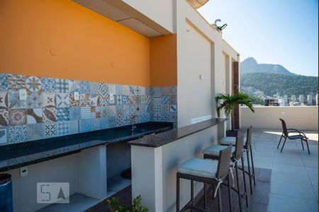 Apartamento à venda com 70m², 2 quartos e 1 vaga Apartamento à venda com 70m², 2 quartos e 1 vagaTerraço