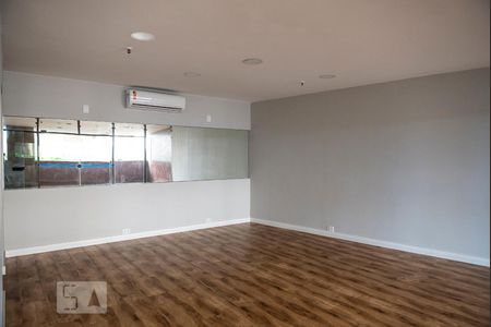 Apartamento à venda com 70m², 2 quartos e 1 vaga Apartamento à venda com 70m², 2 quartos e 1 vagaÁrea comum - Salão de festas