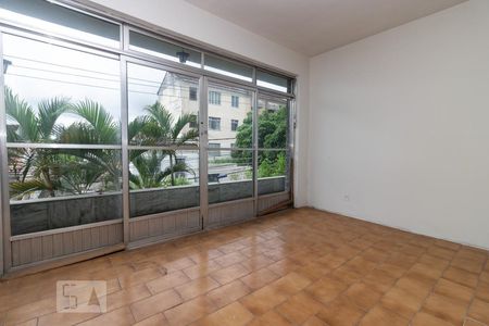 Casa à venda com 300m², 3 quartos e 3 vagas Casa à venda com 300m², 3 quartos e 3 vagasSuíte 1