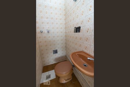 Casa à venda com 300m², 3 quartos e 3 vagas Casa à venda com 300m², 3 quartos e 3 vagasBanheiro da Suíte 1