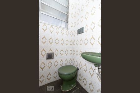 Casa à venda com 300m², 3 quartos e 3 vagas Casa à venda com 300m², 3 quartos e 3 vagasBanheiro da Suíte 2