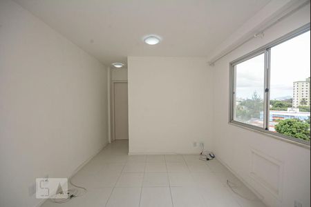 Sala de apartamento para alugar com 1 quarto, 50m² em Anil, Rio de Janeiro