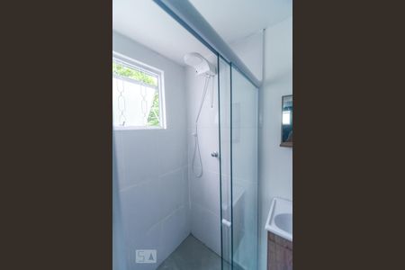 Banheiro de kitnet/studio para alugar com 0 quarto, 15m² em Vila Matilde, São Paulo